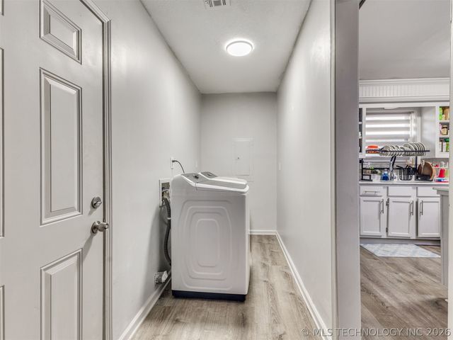 2415 W 45th Place, Tulsa, OK 74107