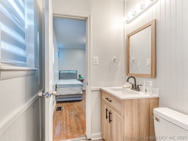 2415 W 45th Place, Tulsa, OK 74107