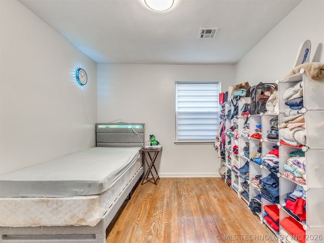 2415 W 45th Place, Tulsa, OK 74107