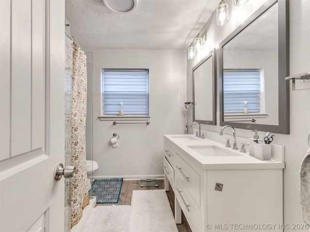 2415 W 45th Place, Tulsa, OK 74107