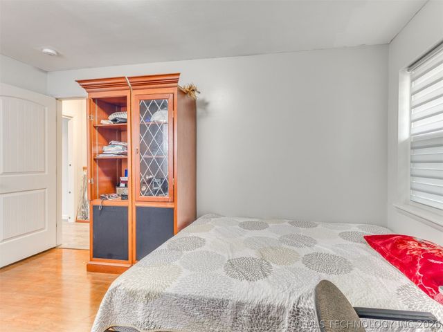 2415 W 45th Place, Tulsa, OK 74107