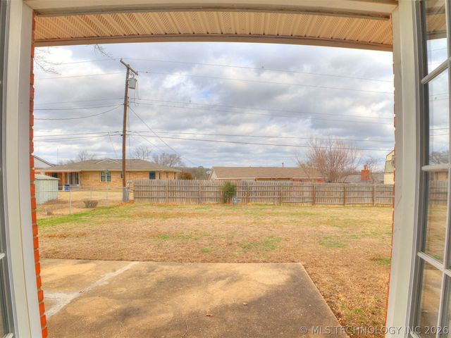 2415 W 45th Place, Tulsa, OK 74107