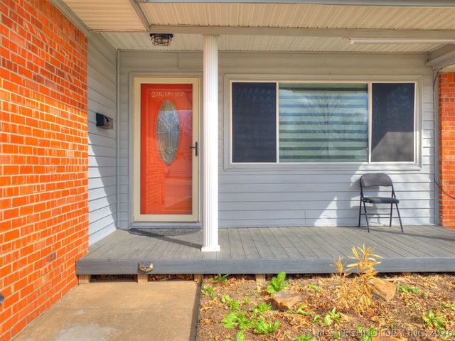 2415 W 45th Place, Tulsa, OK 74107