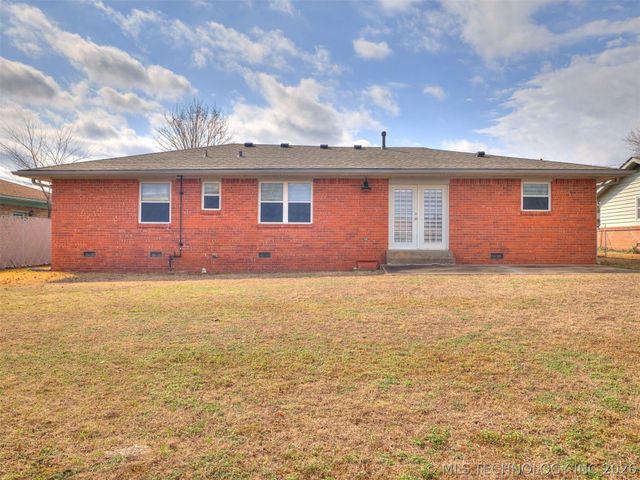 2415 W 45th Place, Tulsa, OK 74107