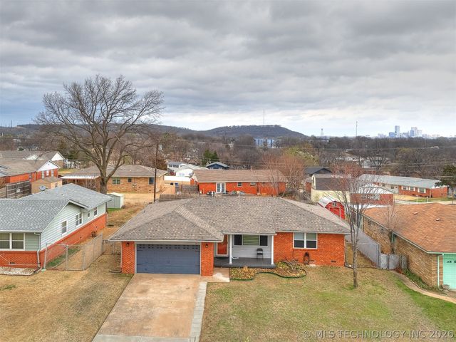 2415 W 45th Place, Tulsa, OK 74107