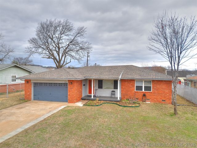 2415 W 45th Place, Tulsa, OK 74107