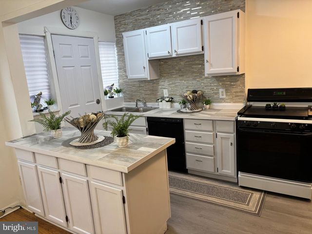 1343 QUEEN ST NE, Washington, DC 20002