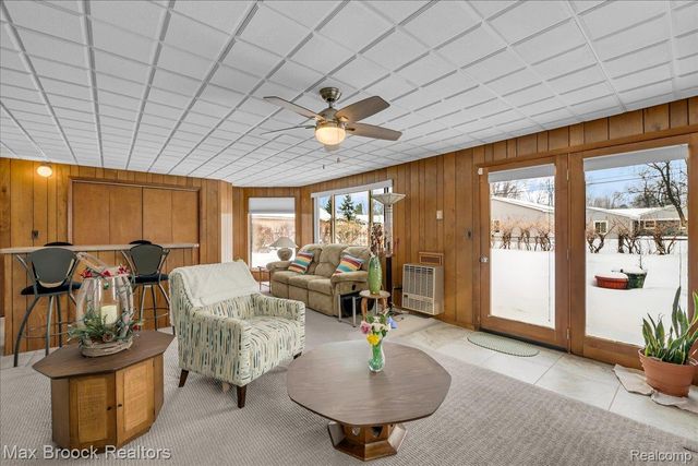 2624 Penna Drive, West Bloomfield Charter Township, MI 48324