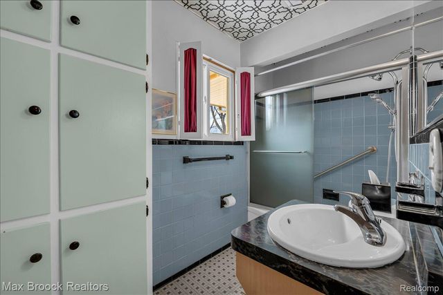 2624 Penna Drive, West Bloomfield Charter Township, MI 48324