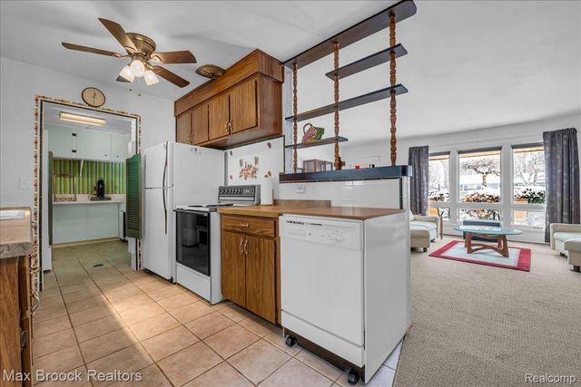 2624 Penna Drive, West Bloomfield Charter Township, MI 48324