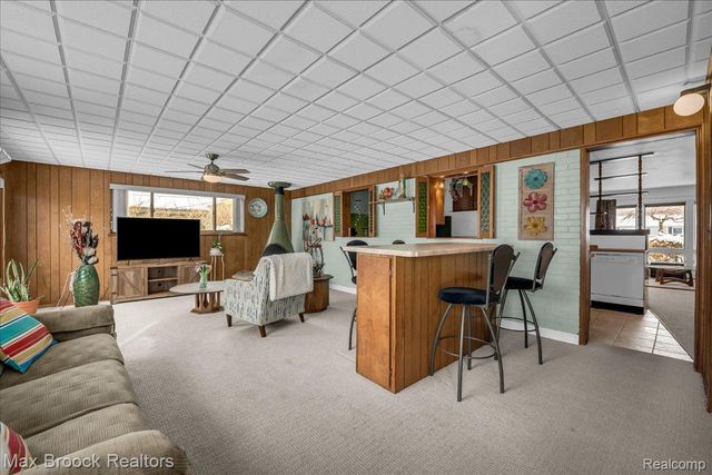 2624 Penna Drive, West Bloomfield Charter Township, MI 48324