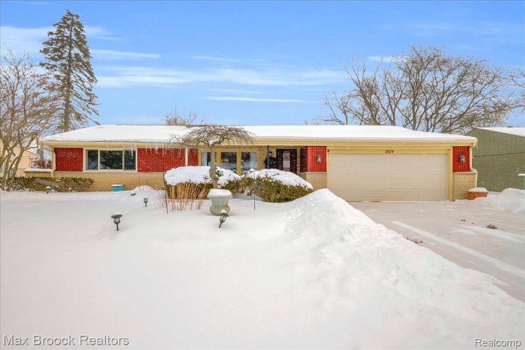 2624 Penna Drive, West Bloomfield Charter Township, MI 48324