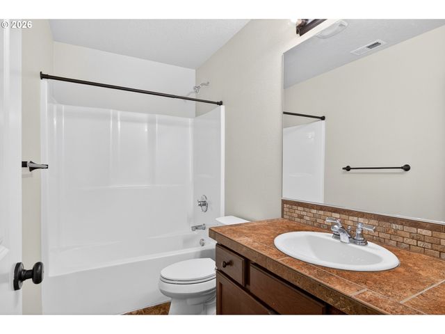 14085 PASSAGE Pkwy, Oregon City, OR 97045