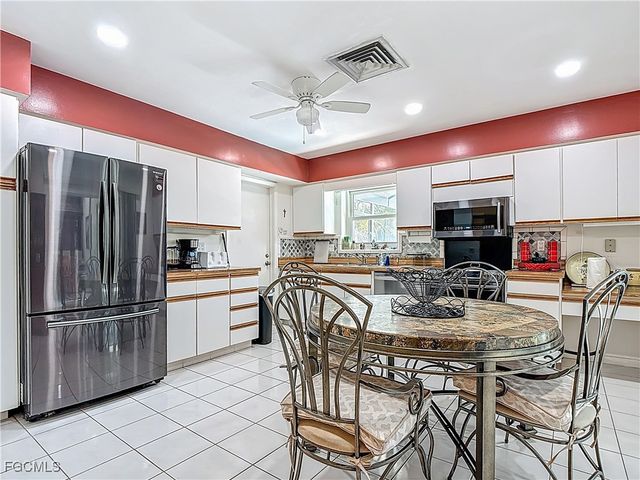901 Arawak AVE, Marco Island, FL 34145