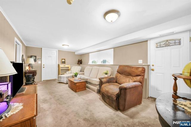 19 Lawrence Road, Wayne, NJ 07470