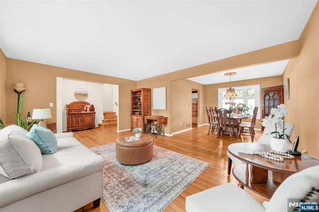 19 Lawrence Road, Wayne, NJ 07470