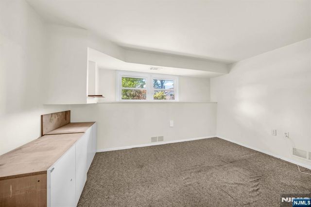 19 Lawrence Road, Wayne, NJ 07470