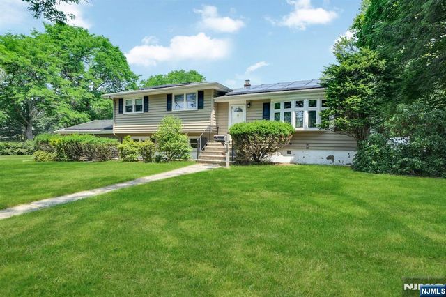 19 Lawrence Road, Wayne, NJ 07470