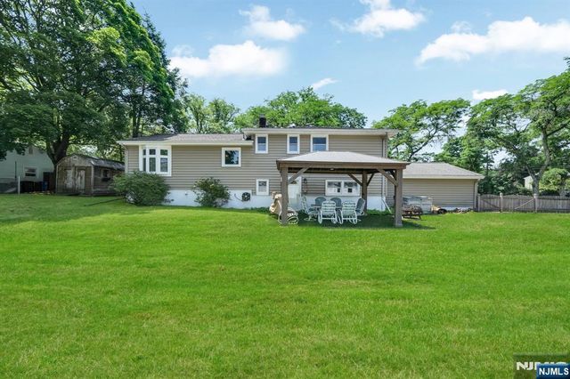 19 Lawrence Road, Wayne, NJ 07470