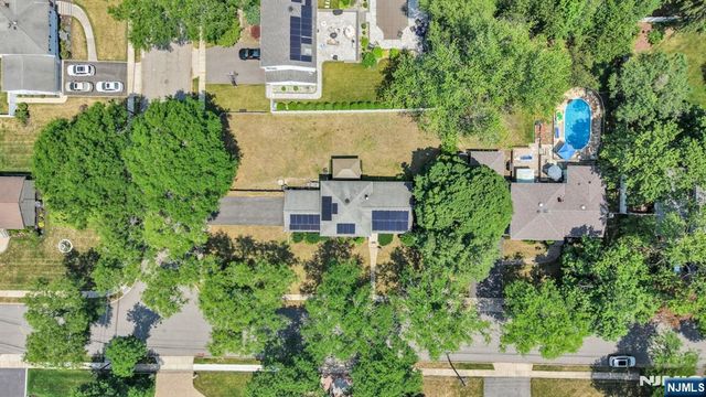 19 Lawrence Road, Wayne, NJ 07470