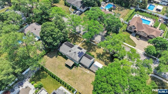 19 Lawrence Road, Wayne, NJ 07470