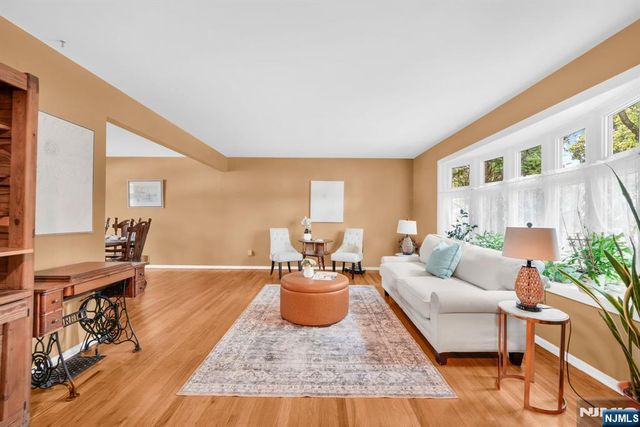 19 Lawrence Road, Wayne, NJ 07470