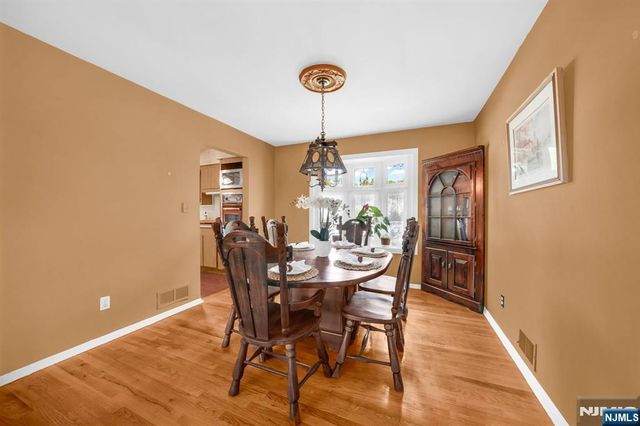 19 Lawrence Road, Wayne, NJ 07470