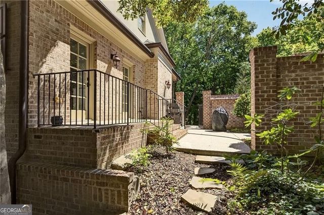 4917 Rebel Trail, Atlanta, GA 30327