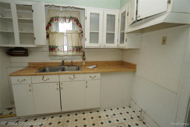 1418 Hanford Avenue, Lincoln Park, MI 48146