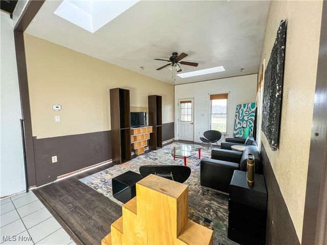 3895 Adamsville Road, Zanesville, OH 43701