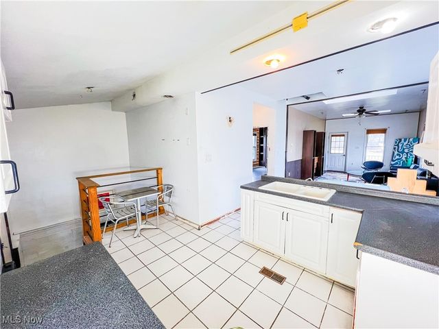 3895 Adamsville Road, Zanesville, OH 43701