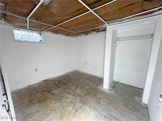 3895 Adamsville Road, Zanesville, OH 43701