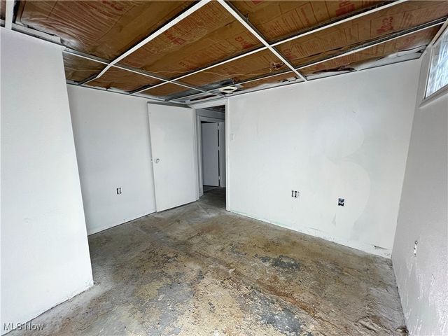 3895 Adamsville Road, Zanesville, OH 43701