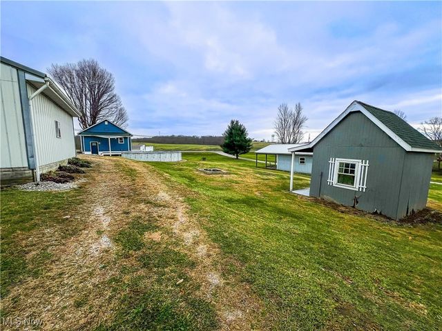 3895 Adamsville Road, Zanesville, OH 43701