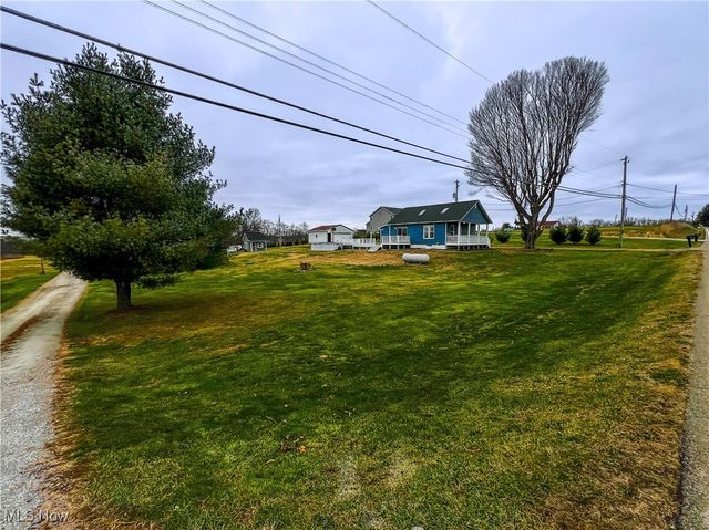 3895 Adamsville Road, Zanesville, OH 43701