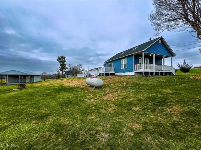 3895 Adamsville Road, Zanesville, OH 43701