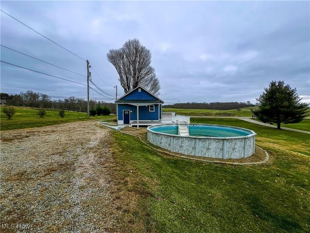 3895 Adamsville Road, Zanesville, OH 43701