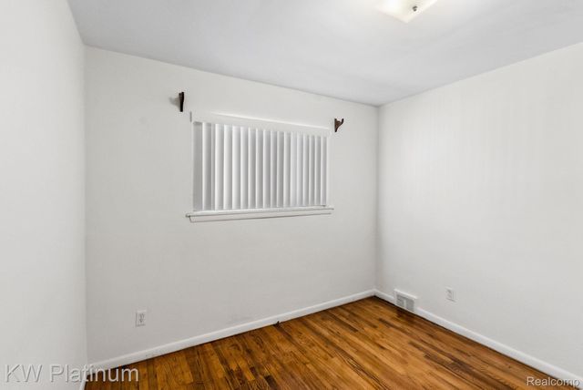 29820 Palomino Drive, Warren, MI 48093