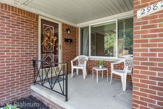 29820 Palomino Drive, Warren, MI 48093