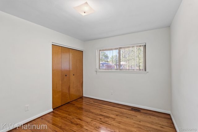 29820 Palomino Drive, Warren, MI 48093