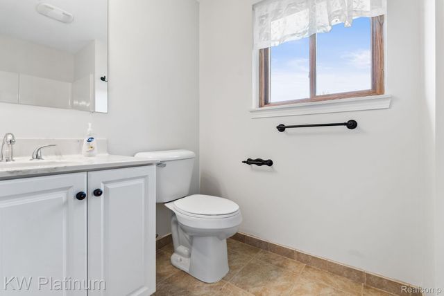 29820 Palomino Drive, Warren, MI 48093