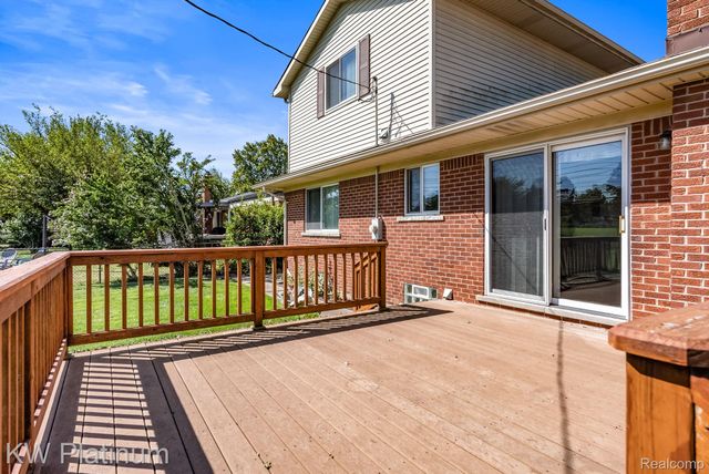 29820 Palomino Drive, Warren, MI 48093