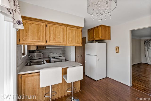 29820 Palomino Drive, Warren, MI 48093