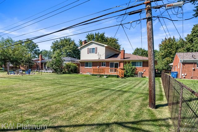 29820 Palomino Drive, Warren, MI 48093