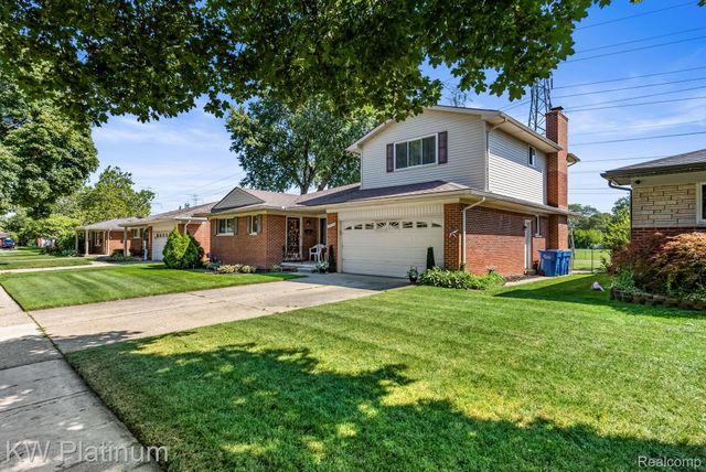 29820 Palomino Drive, Warren, MI 48093