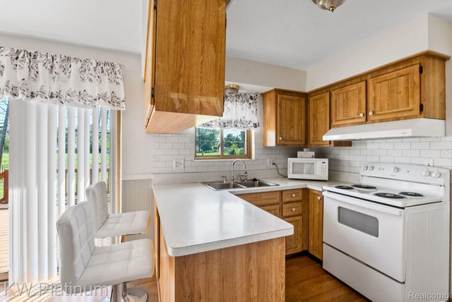 29820 Palomino Drive, Warren, MI 48093