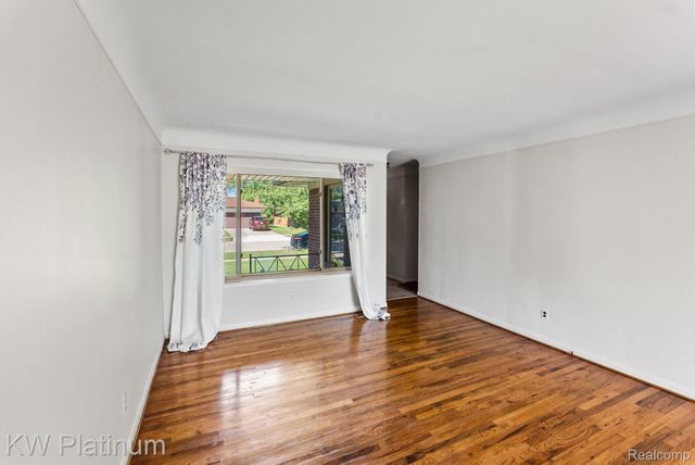 29820 Palomino Drive, Warren, MI 48093