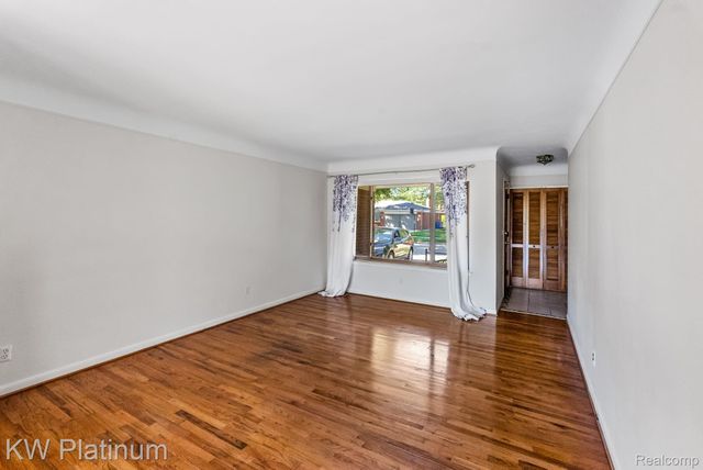 29820 Palomino Drive, Warren, MI 48093