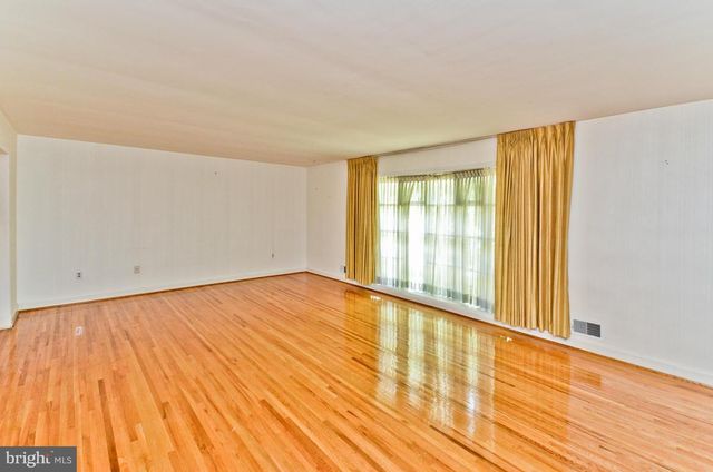 100 MEL MARA DR, Oxon Hill, MD 20745