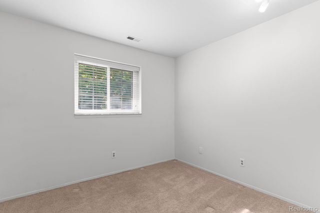 424 Baldwin Avenue 81, Rochester, MI 48307